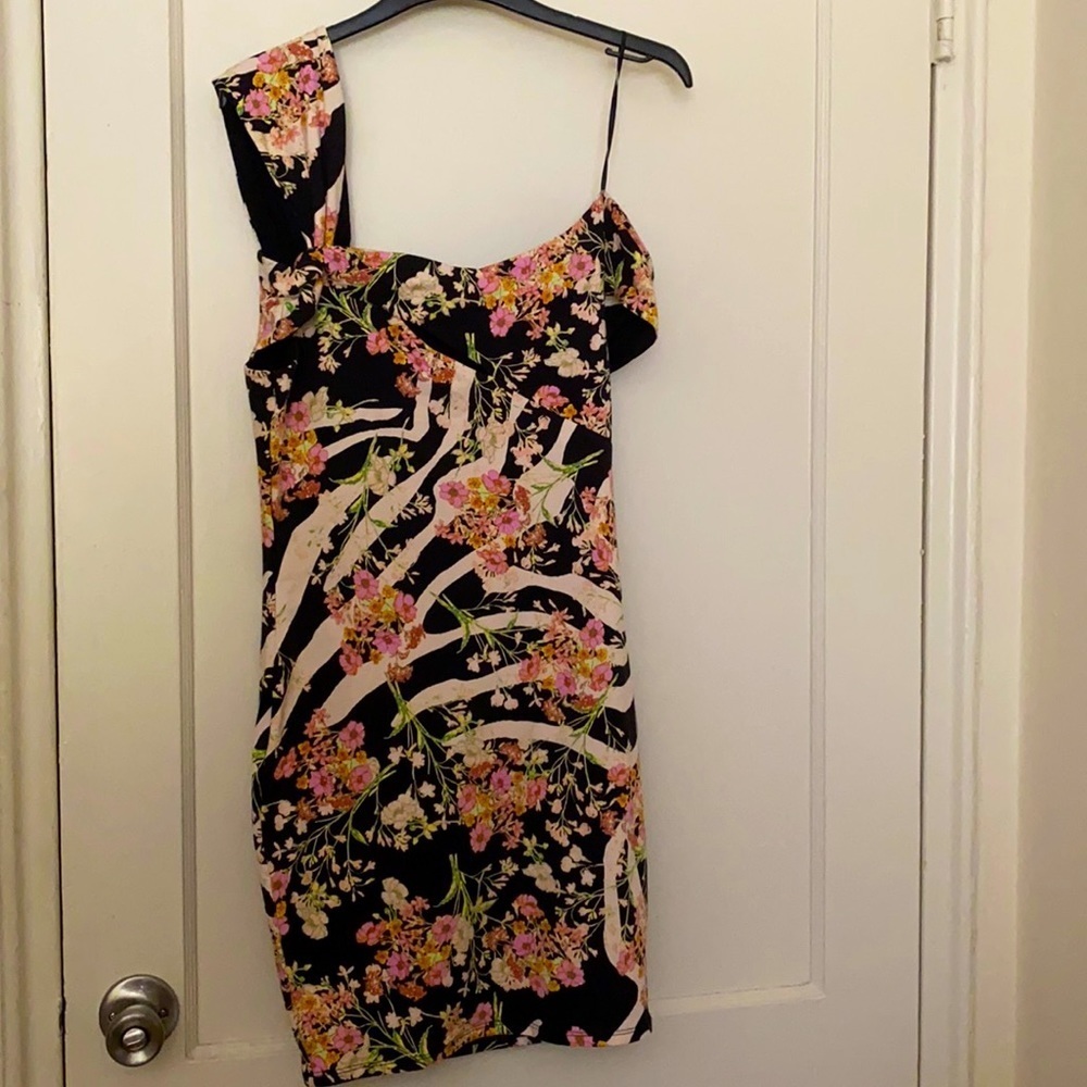 Nwt Guess off shoulder Nyla floral dress size: S
